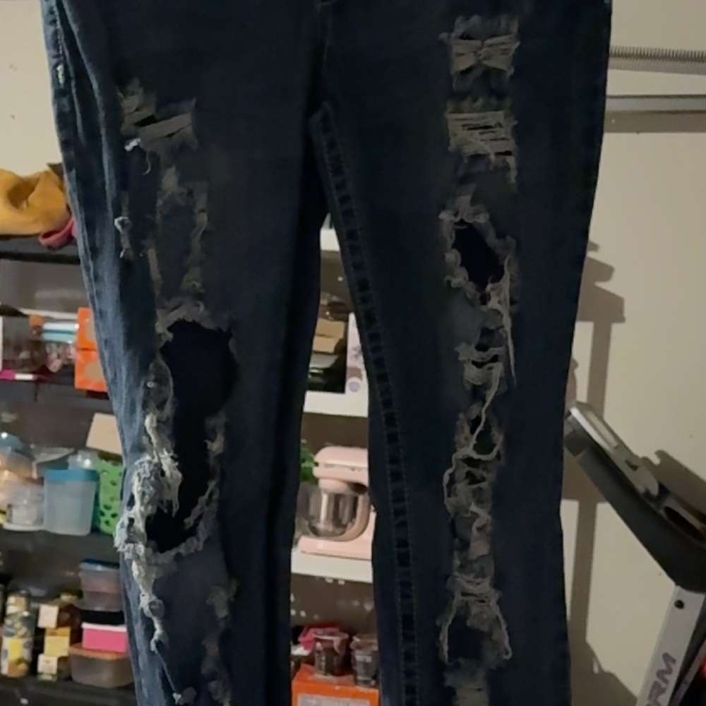 Stylish Distressed Blue Skinny Jeans By Forever21